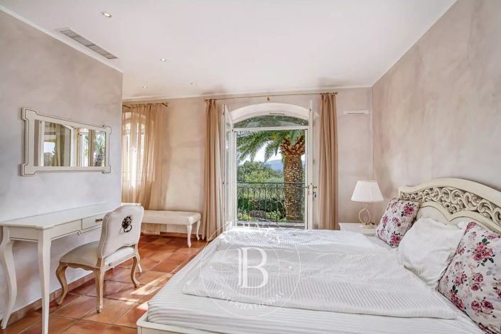 Image No.15-5 Bed House for sale