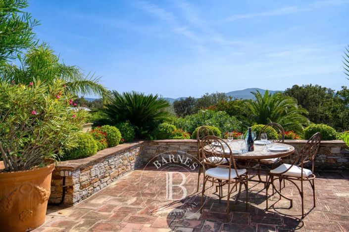 Image No.7-5 Bed House for sale