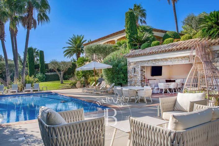 Image No.9-5 Bed House for sale