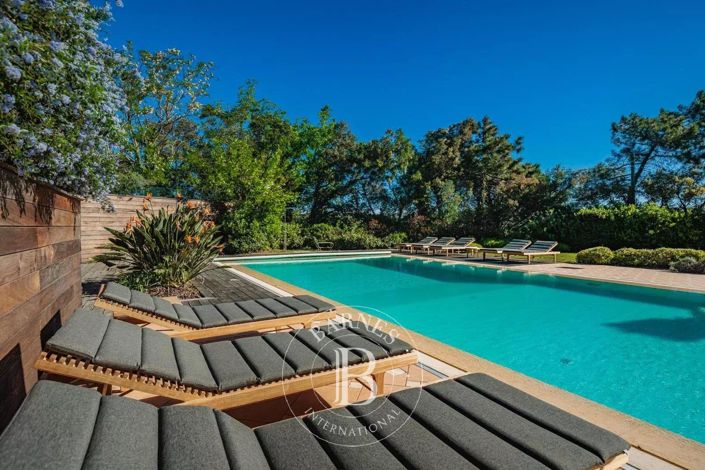 Image No.5-6 Bed House for sale