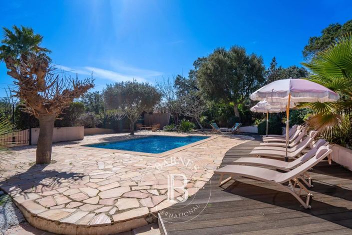 Image No.5-6 Bed House for sale