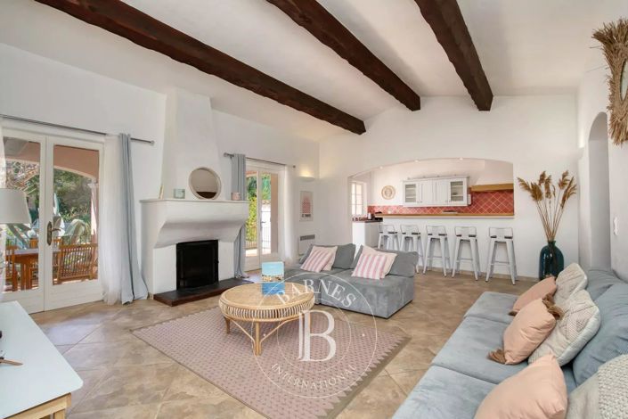 Image No.7-6 Bed House for sale