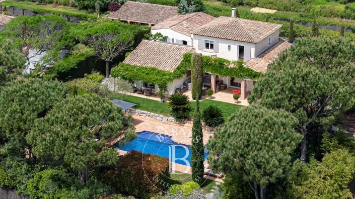 Image No.1-5 Bed House for sale