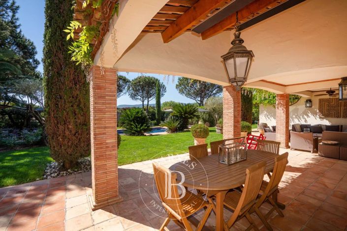 Image No.4-5 Bed House for sale