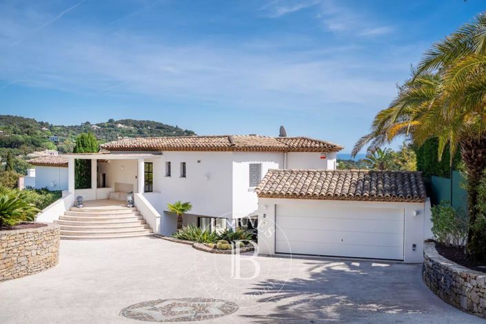 Image No.8-4 Bed House for sale