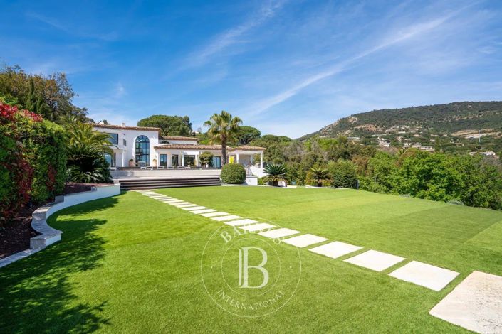 Image No.9-4 Bed House for sale