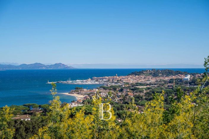 Image No.13-6 Bed House for sale