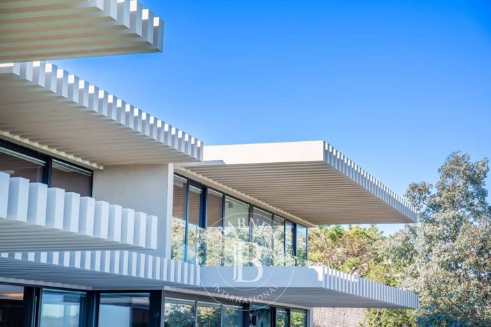 Image No.14-6 Bed House for sale