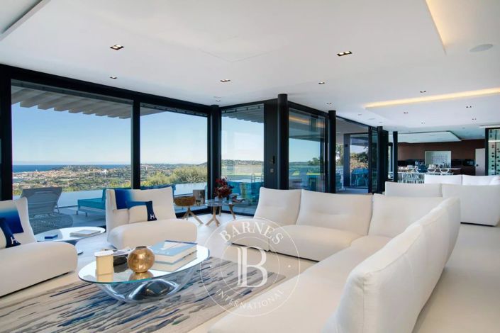 Image No.7-6 Bed House for sale