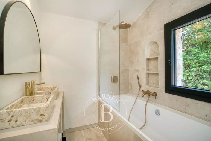 Image No.15-5 Bed House for sale