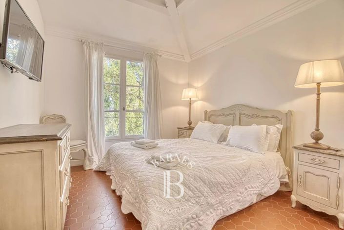 Image No.6-7 Bed House for sale