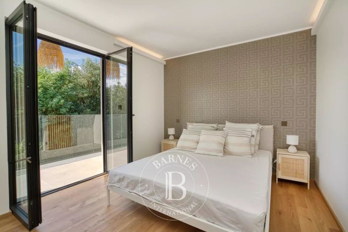 Image No.7-4 Bed House for sale