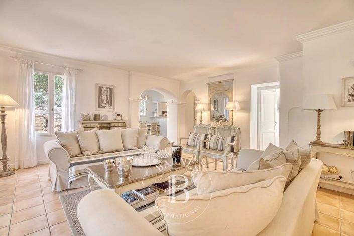 Image No.4-4 Bed House for sale