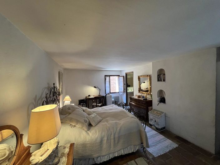 Image No.13-3 Bed House for sale