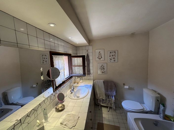 Image No.15-3 Bed House for sale