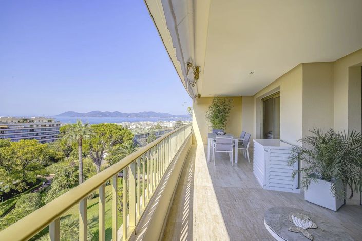 Image No.3-3 Bed Apartment for sale