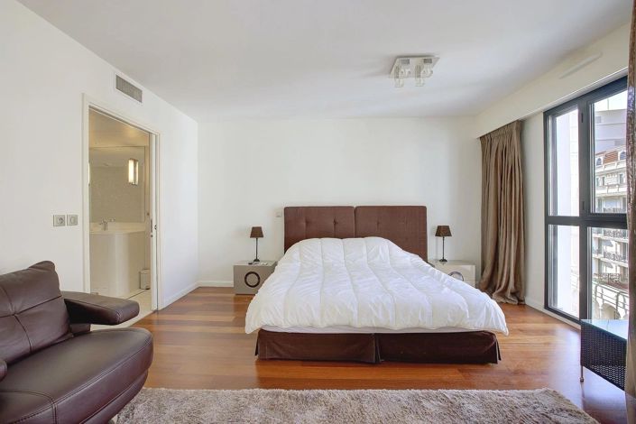 Image No.9-2 Bed Apartment for sale