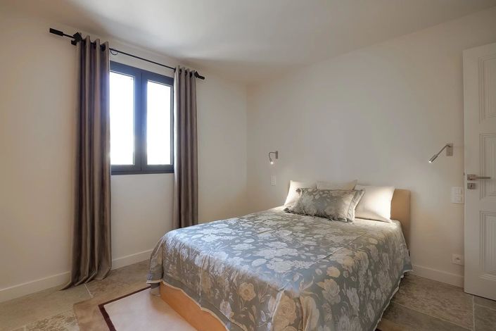 Image No.25-5 Bed House for sale