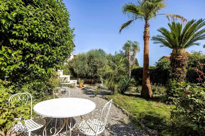 Image No.2-5 Bed House for sale