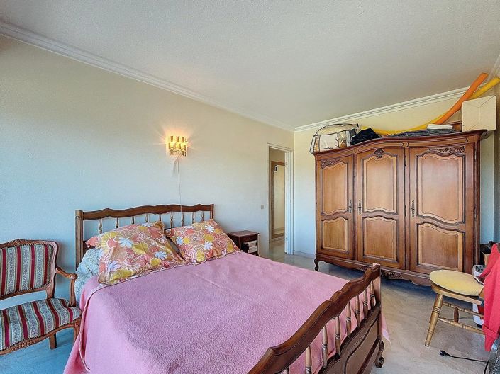 Image No.8-Apartment for sale