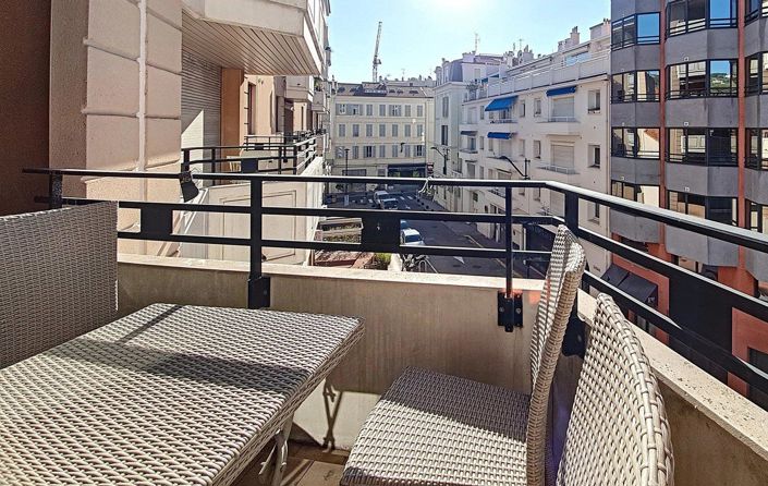 Image No.3-Appartement de 2 chambres à vendre à Cannes
