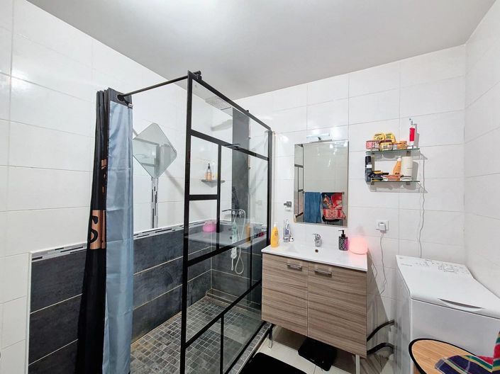 Image No.8-1 Bed Property for sale