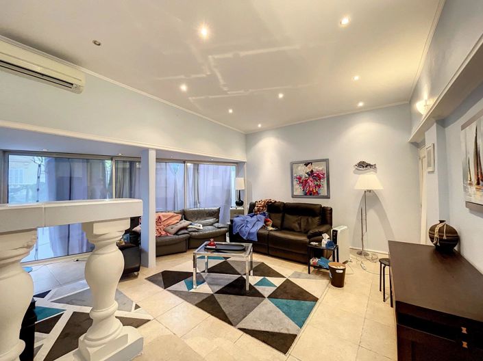 Image No.3-9 Bed House for sale