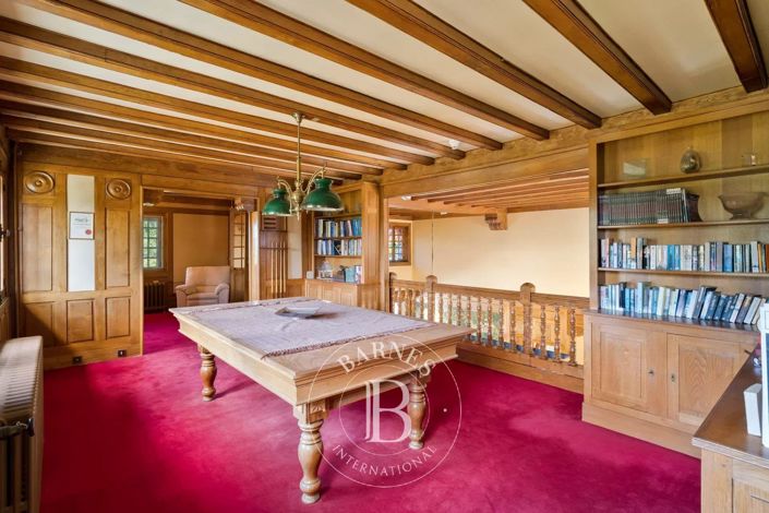 Image No.28-8 Bed House for sale