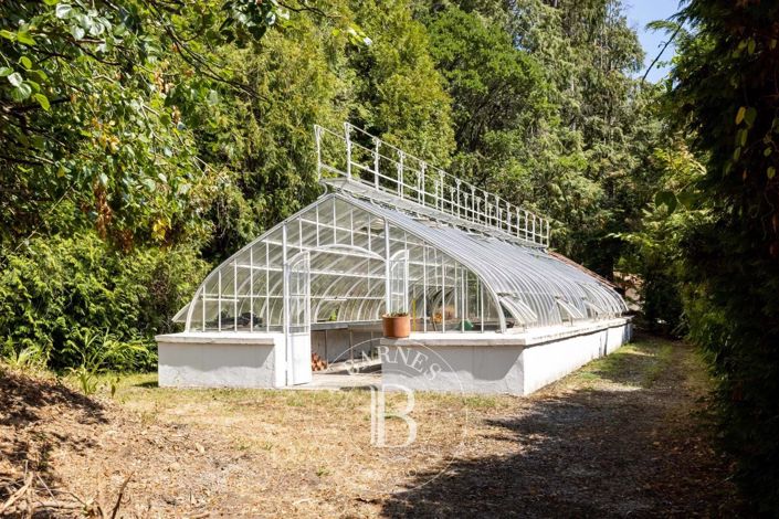 Image No.32-8 Bed House for sale