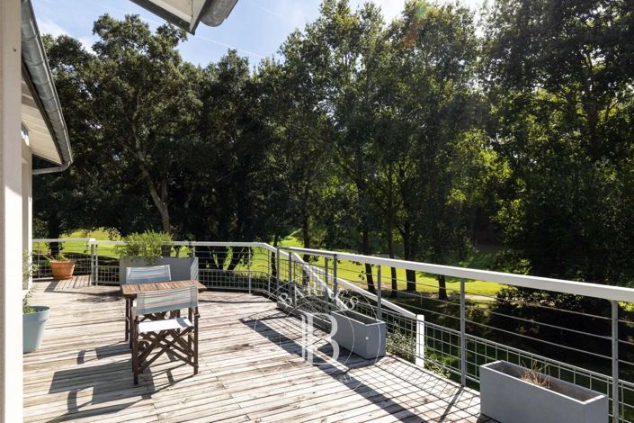 Image No.3-5 Bed House for sale