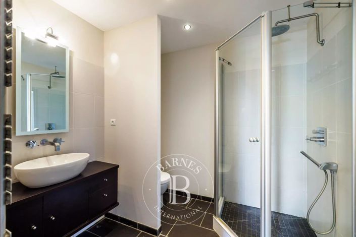 Image No.12-9 Bed House for sale