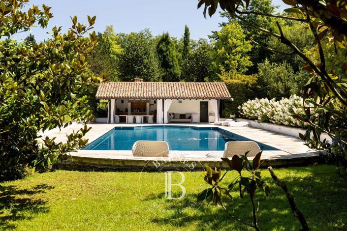 Image No.10-5 Bed House for sale