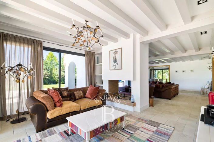 Image No.14-5 Bed House for sale