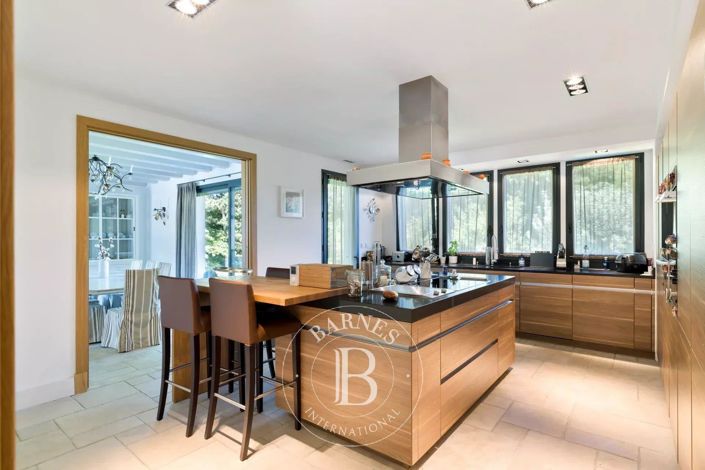 Image No.16-5 Bed House for sale