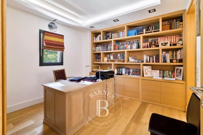 Image No.27-5 Bed House for sale