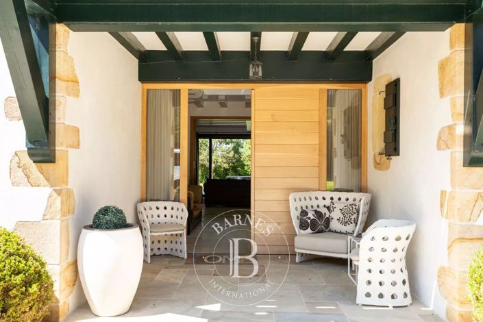 Image No.4-5 Bed House for sale