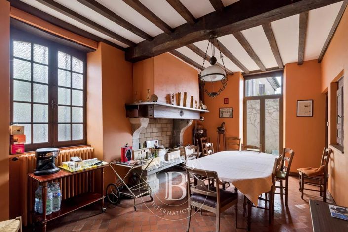 Image No.10-5 Bed House for sale