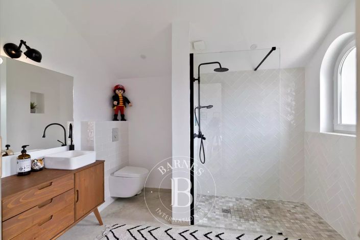 Image No.22-5 Bed House for sale