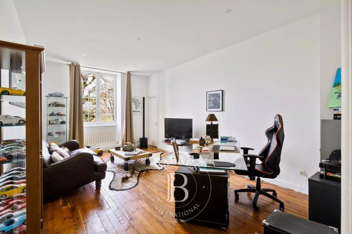 Image No.19-8 Bed House for sale