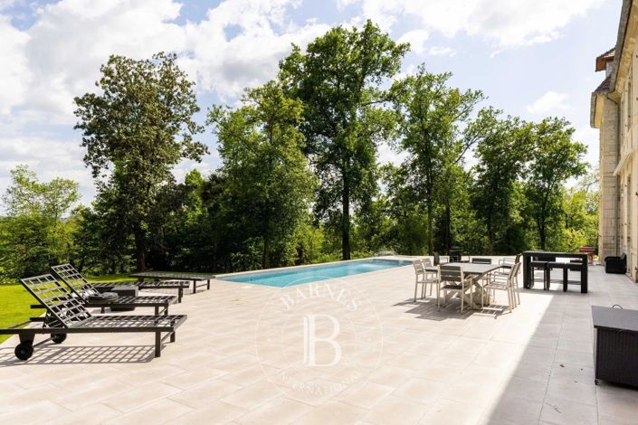 Image No.29-8 Bed House for sale