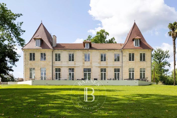 Image No.32-8 Bed House for sale