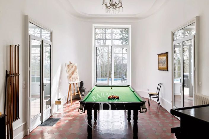 Image No.9-8 Bed House for sale