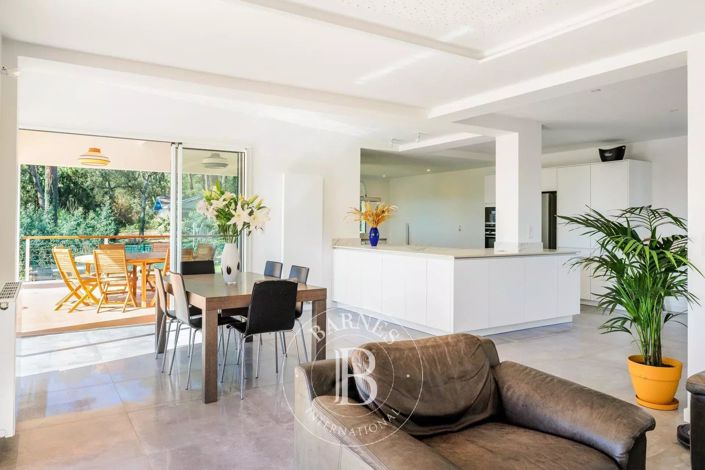 Image No.7-4 Bed House for sale