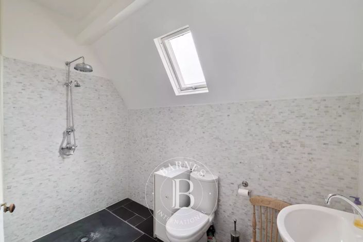 Image No.20-14 Bed House for sale