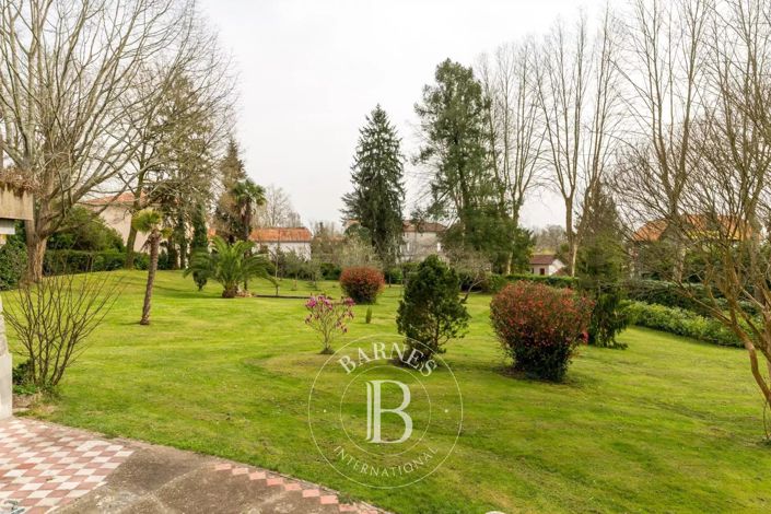 Image No.8-14 Bed House for sale