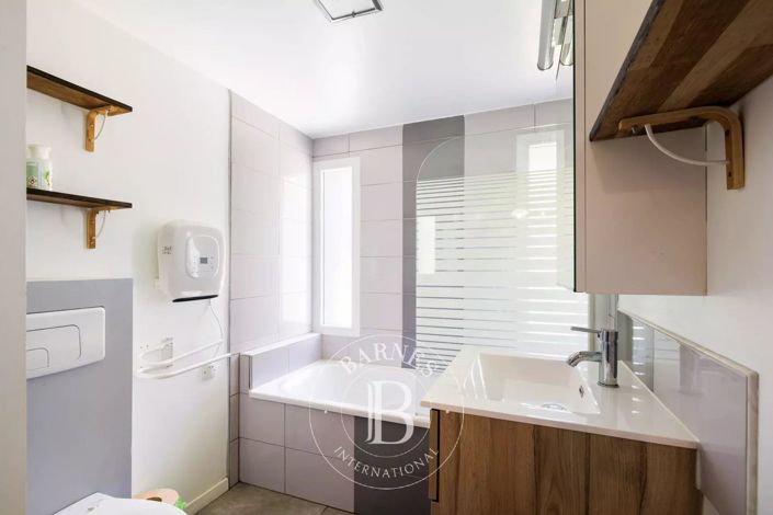 Image No.15-4 Bed House for sale