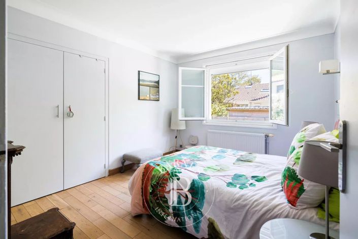 Image No.18-4 Bed House for sale