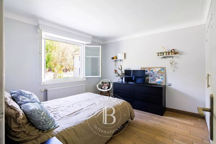 Image No.19-4 Bed House for sale