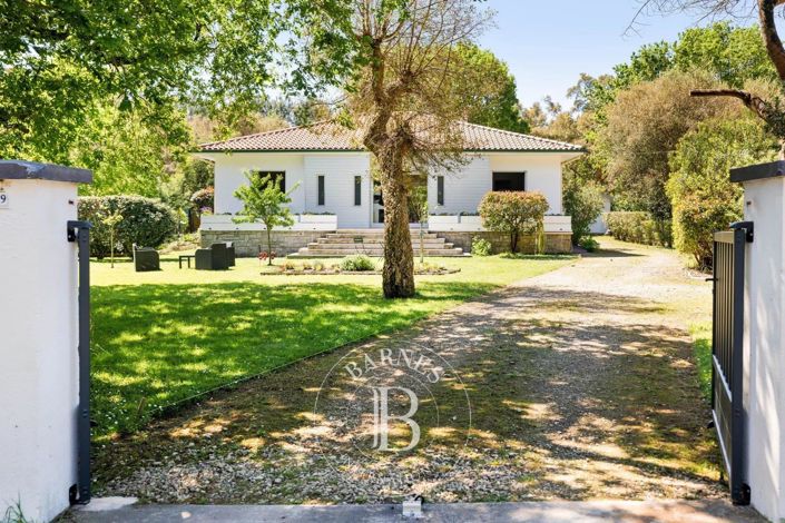 Image No.2-4 Bed House for sale