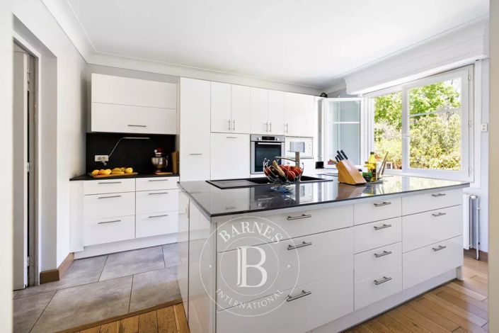 Image No.9-4 Bed House for sale